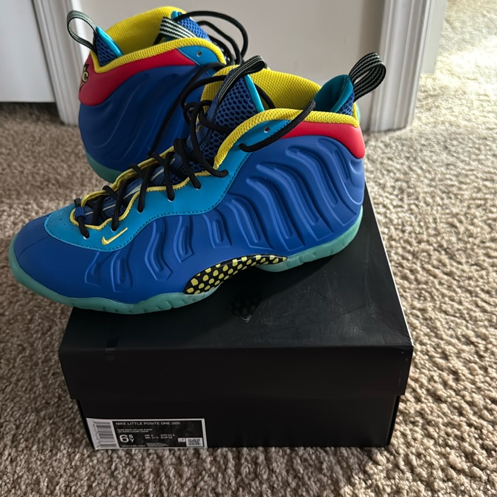 Nike Posite One, Size 6.5Y
